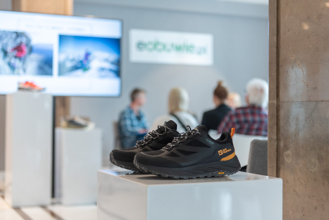 Outdoor event in eobuwie.pl and MODIVO Concept Store