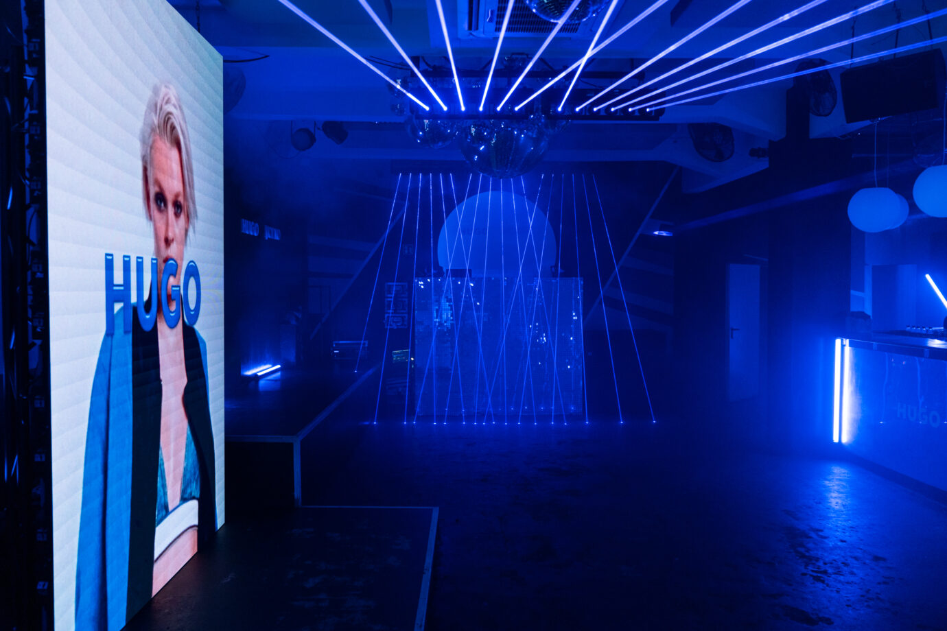 HUGO Blue Party with MODIVO